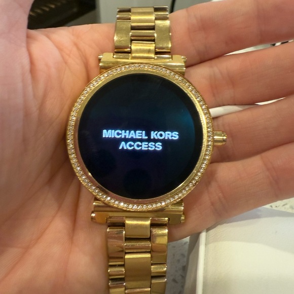 Michael Kors Gold Sofia Smartwatch DW5B 4th Generation - Picture 6 of 10